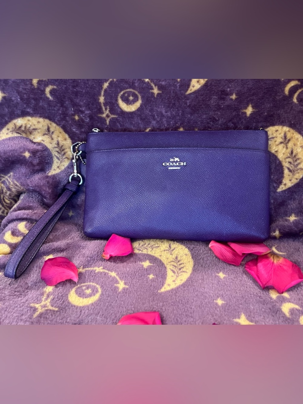 🦄 Coach Purple Pebbled Leather Large Zip Wristlet | Stunning Rich Plum | EUC - Picture 2 of 16